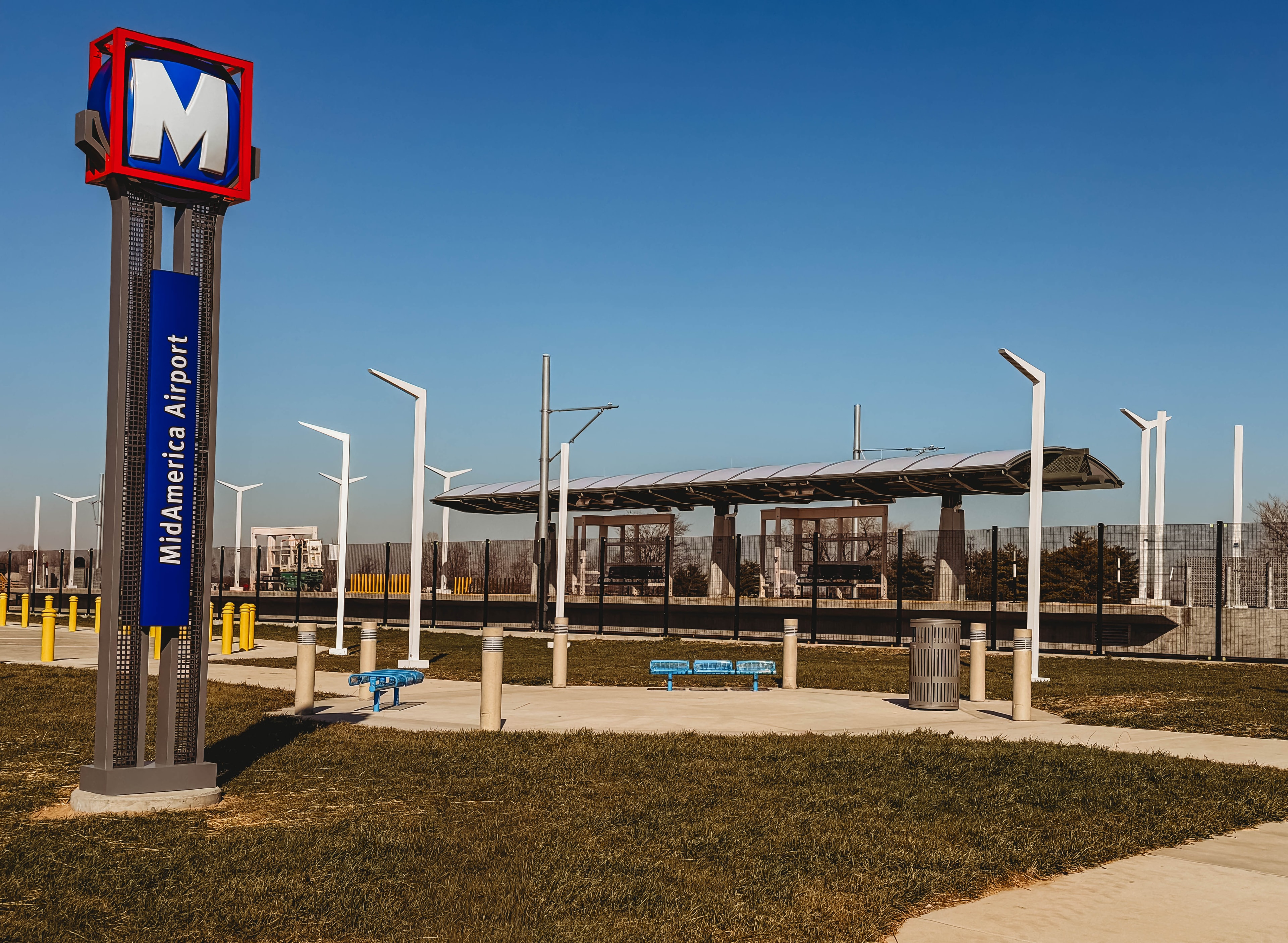 MidAmerica Airport Metrolink station and platform
